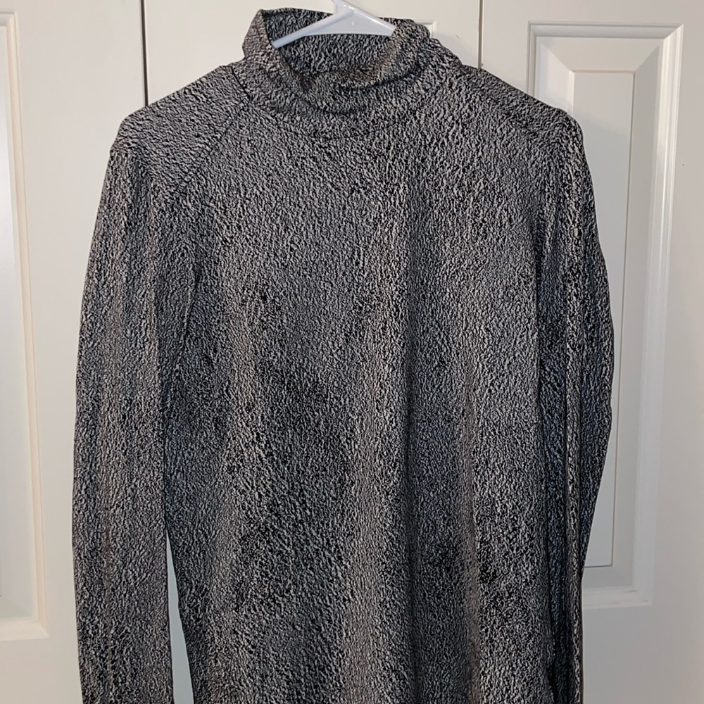 LULULEMON top!